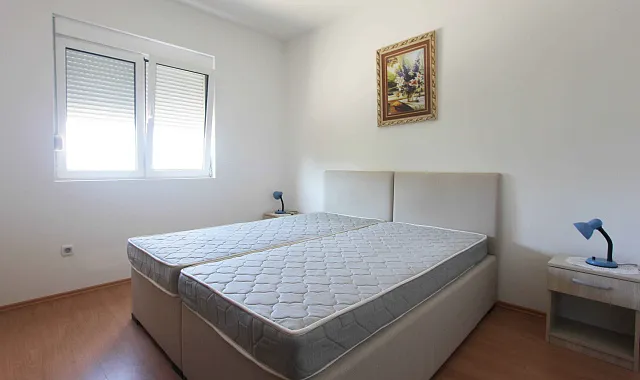Wohnungen in einem Mehrfamilienhaus in Sutomore